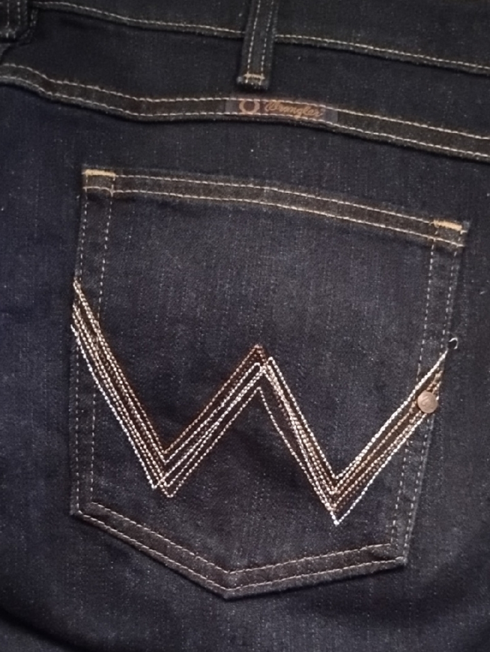 Wrangler Women's Q-Baby Stretch Mid Rise Regular Fit Boot Cut Jeans - Picture 8 of 10